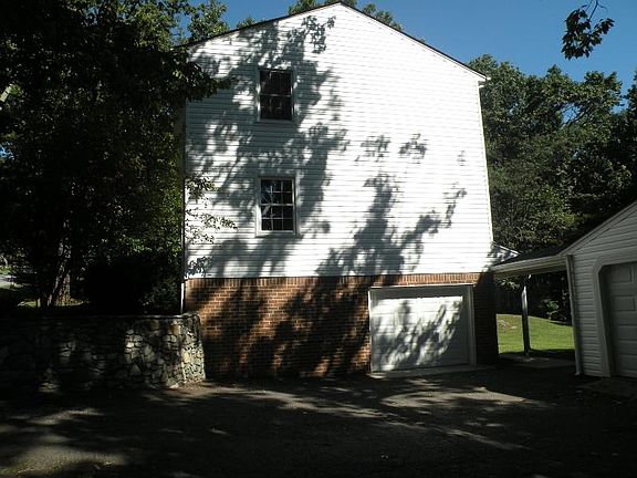 2nd image of 2147 Coachman Dr