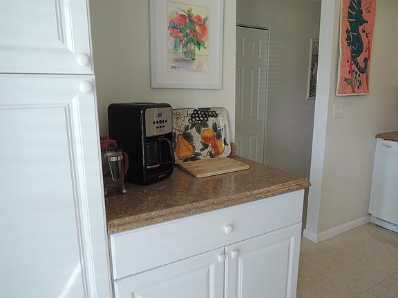 5th image of 516 Crooked Lake Lane #B