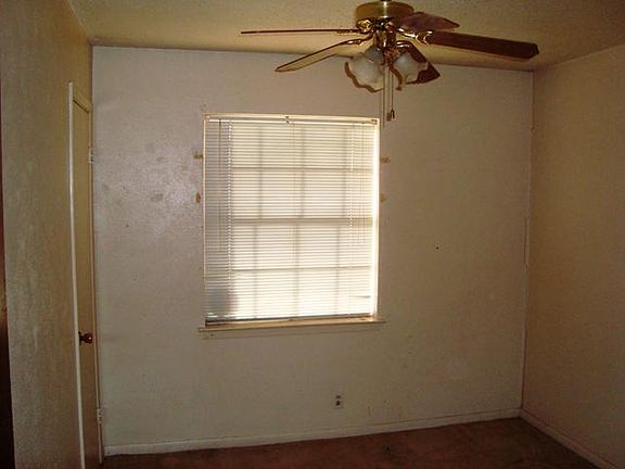 5th image of 1316 E Side Dr