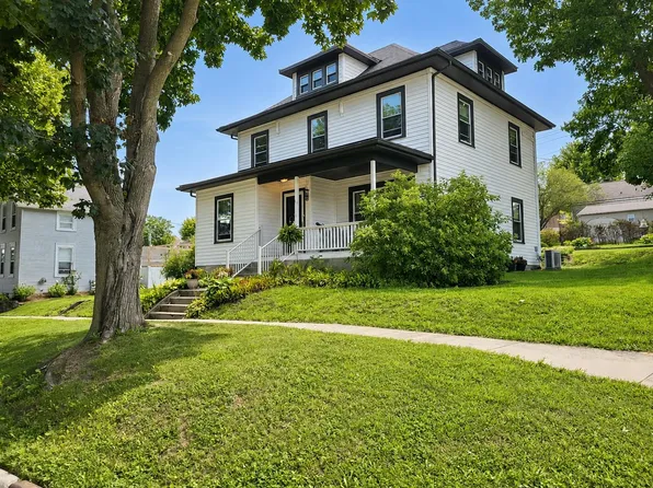 419 5th Ave, New Glarus, WI 53574