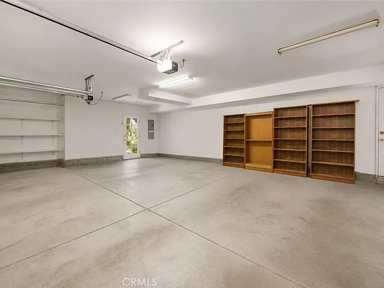 5065 Casa Dr — Photo 33