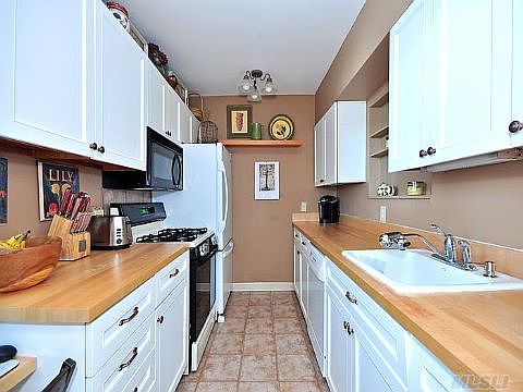 4th image of 1185 E Broadway APT 5C