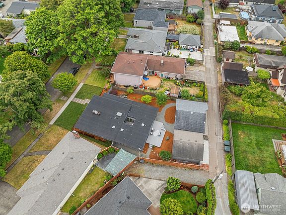 3rd image of 1745 23rd Avenue