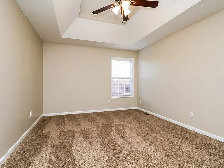 304 Acorn Ct — Photo 10