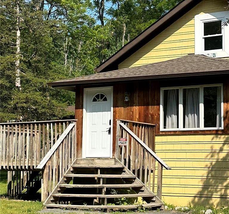 1st image of 208 Glenmere Rd