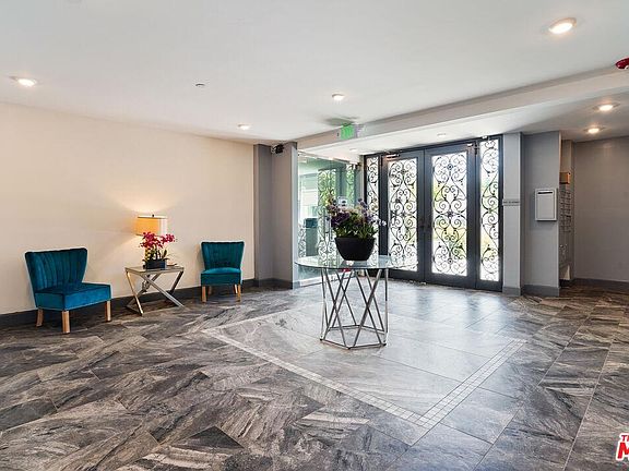 2nd image of 1832 S Barrington Ave #404