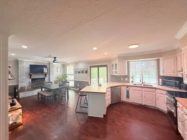 2580 E Country Oaks Dr #202, Layton, UT 84040