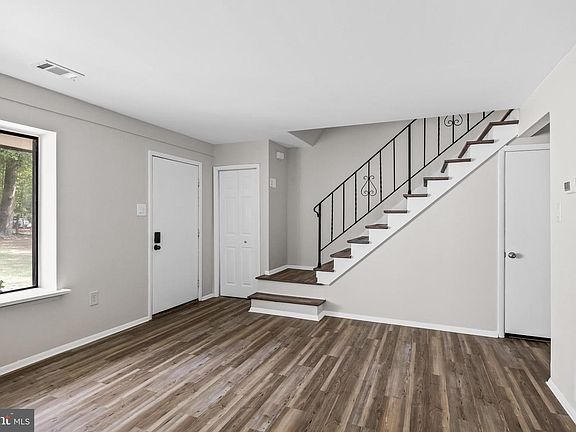 2nd image of 26 Sycamore Ct