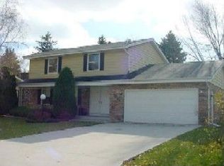 4241 Checkanoff Dr, Racine, WI 53403