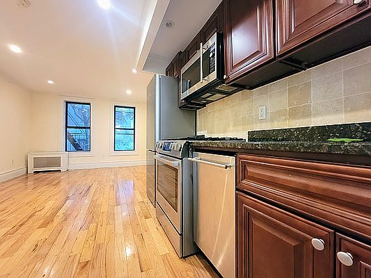 1st image of 309 E 37th St #3X