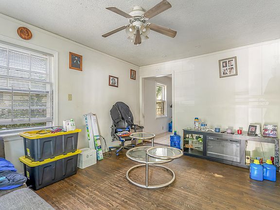 4th image of 5052 Jefferson St