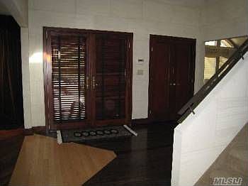 2nd image of 3 Essex Ct