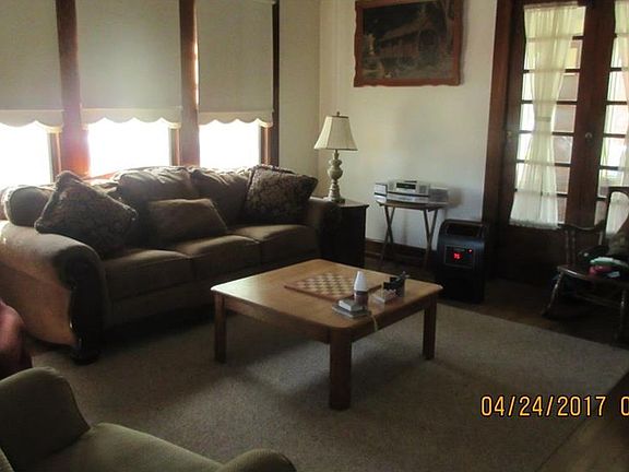 3rd image of 106 S Franklin St