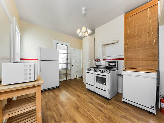 5th image of 263 Corbett Ave