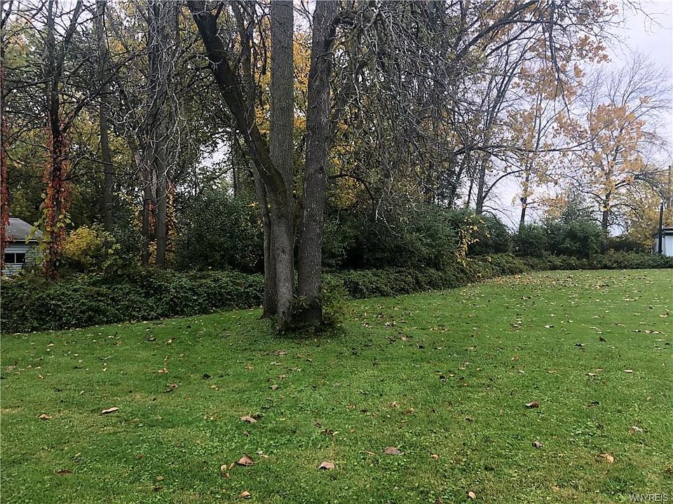 2nd image of 881 Nash Rd