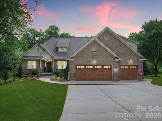 2551 Eagle Dr NE, Conover, NC 28613