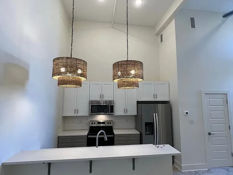 703 Krebs Ave #B — Photo 5
