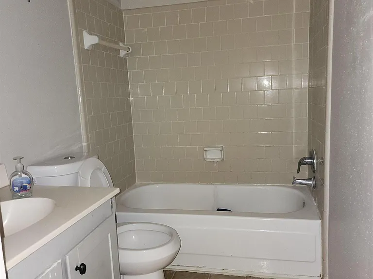 6938 Foxbrook Dr — Photo 12