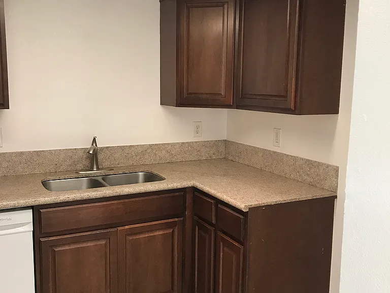 323 Magnolia St #101 — Photo 7