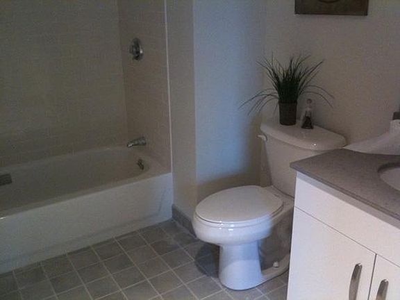 4th image of 601 Albany St Unit 306