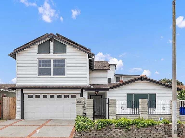 8629 Stanwell St — Photo 3