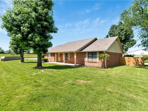 850 S Chateau Dr, Rogers, AR 72758