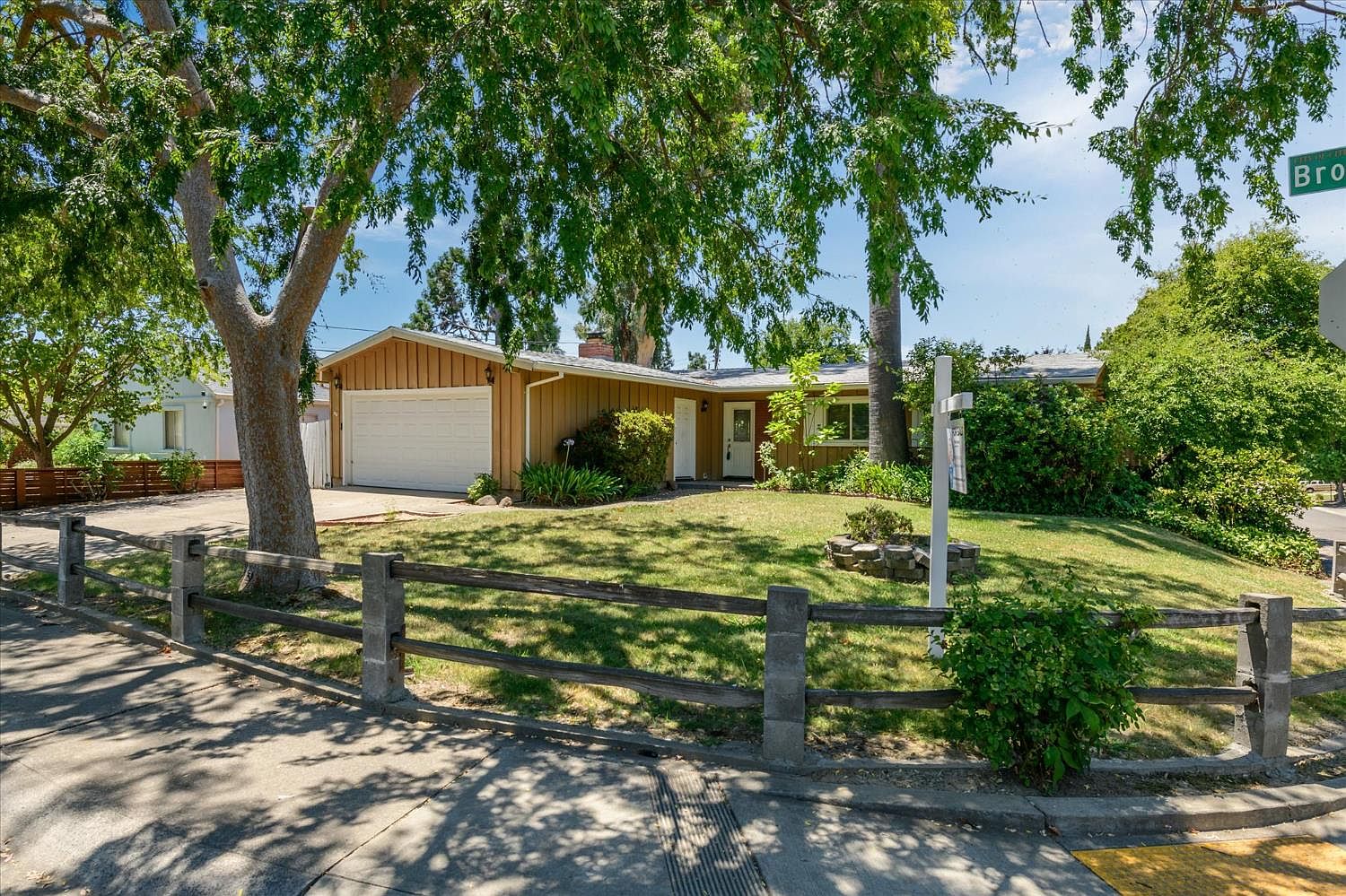 n.♡ 6071 Fry Rd, Brookpark, OH 44142 | Zillow
