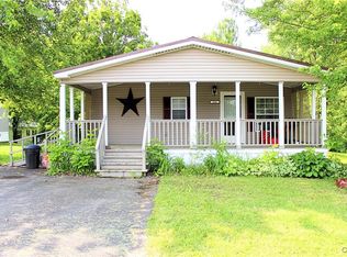 606 Sycamore Ln, Utica, NY 13502