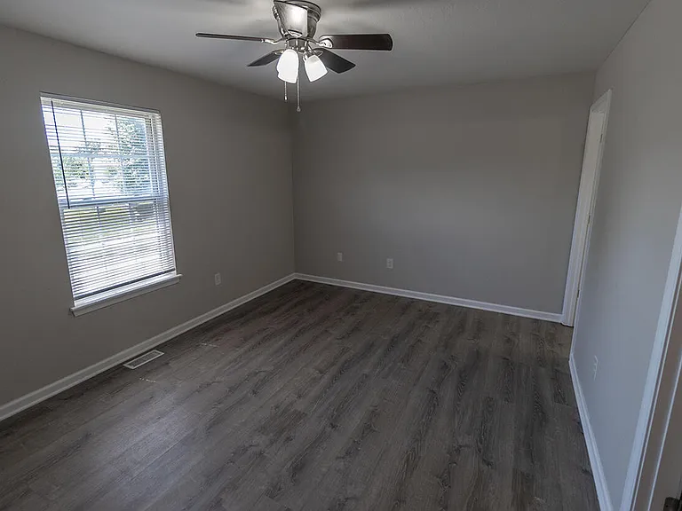 1403 Bodie Dr — Photo 17