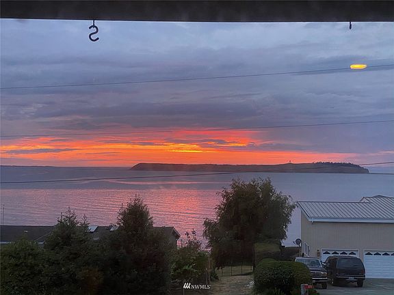 Sunset photo taken front lawn.