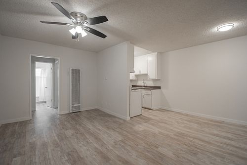 2nd image of 4112 Grandview Dr #5