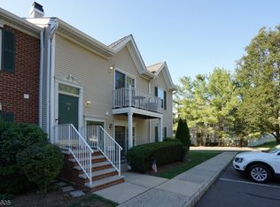 416 Well Sweep Rd, Whitehouse Station, NJ 08889