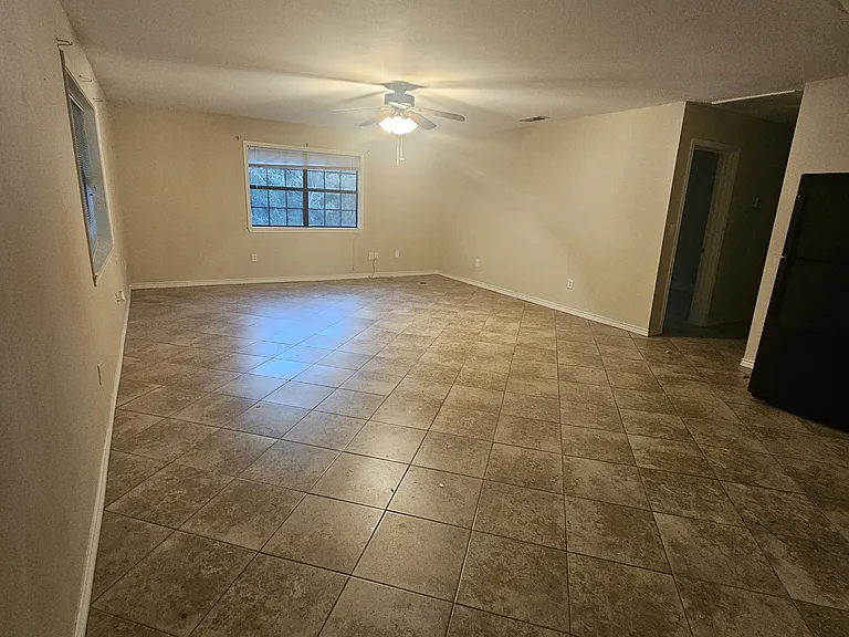 104 Meadow Brook Ln — Photo 2