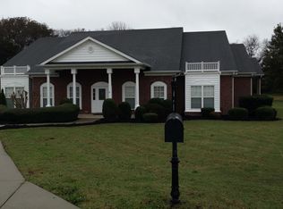 160 Lakepointe Rd, La Vergne, TN 37086