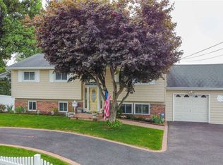 114 Belmont Ave, West Babylon, NY 11704