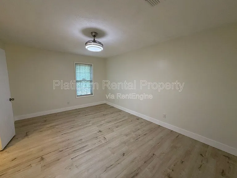 906 Country Park Dr SE — Photo 13