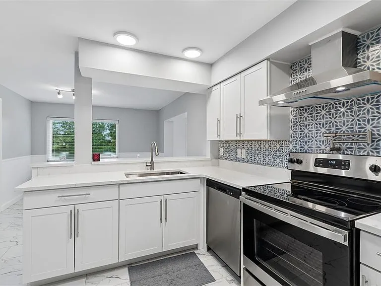 8120 Brown Pelican Ave — Photo 8