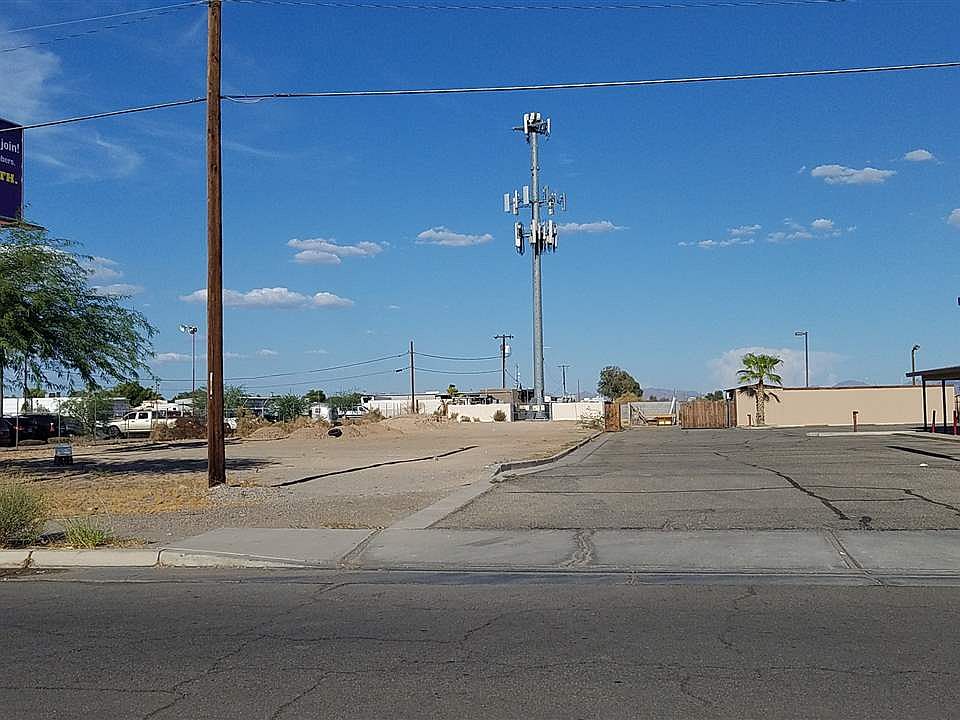 1st image of 2863 S Pacific Ave