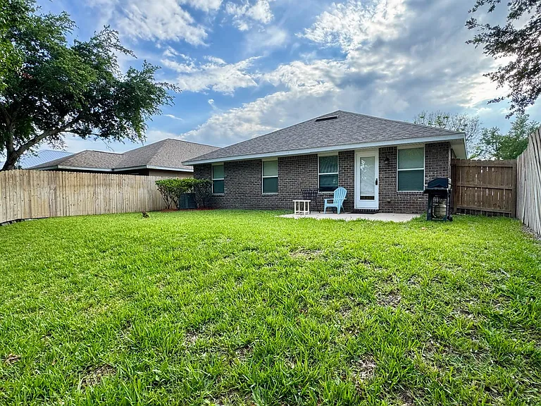 6074 Serene Pl — Photo 2