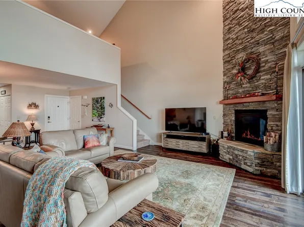 228 Pleasant View #8B, Sugar Mountain, NC 28604
