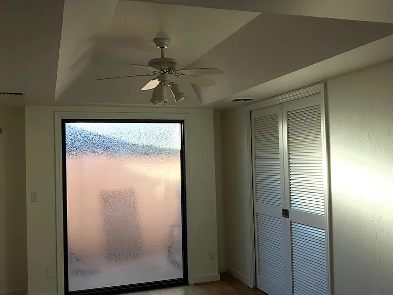 Breakfast room to laundry room