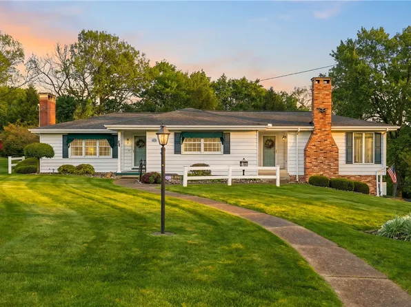 215 Edgewood Dr, Sarver, PA 16055