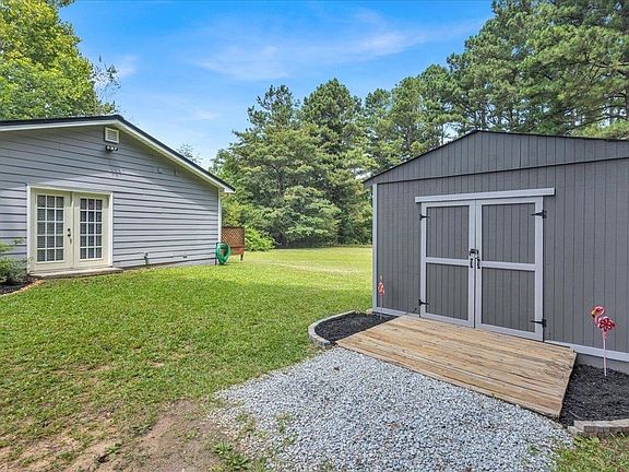 4th image of 1180 Harlan Lane Road