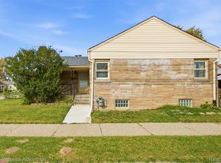 23708 Cushing Ave, Eastpointe, MI 48021