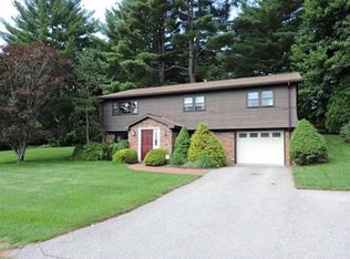 41 Lakeview Ave, Dudley, MA 01571