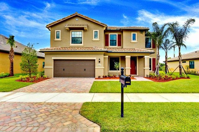 1st image of 4609 SW Gossamer Cir