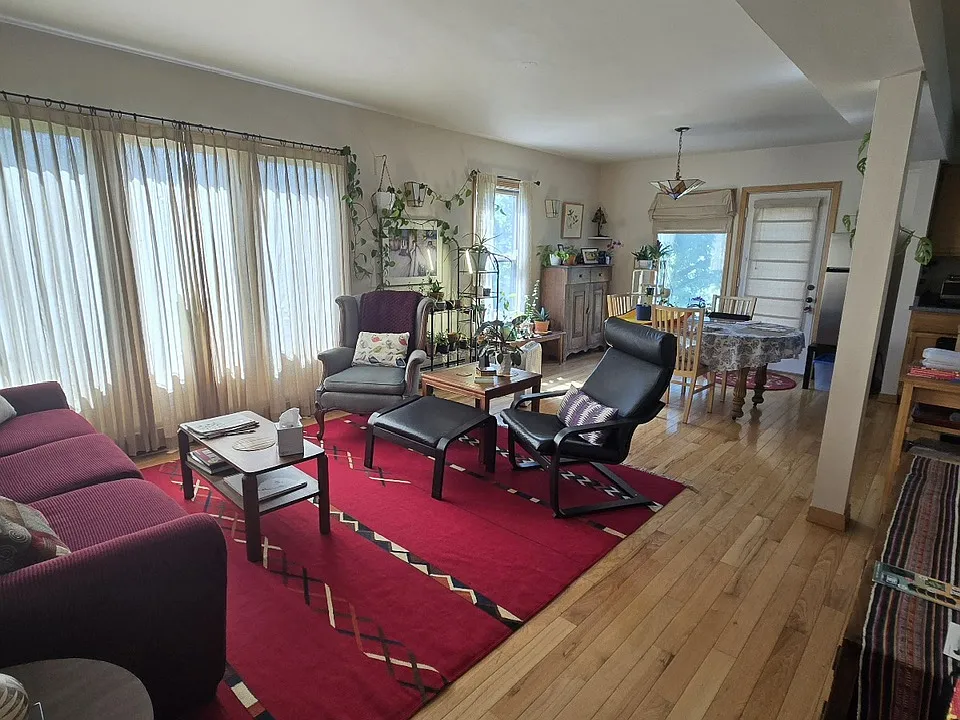 1590 Tamarack Ave