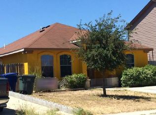 3517 Cuatro Vientos Dr, Laredo, TX 78046