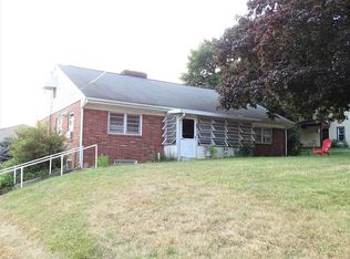 109 Fulton St, Akron, PA 17501