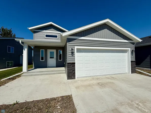 1844 44th Ave S, Moorhead, MN 56560